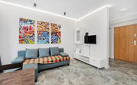 Lumina Comfy Apart Near The Railway Station
